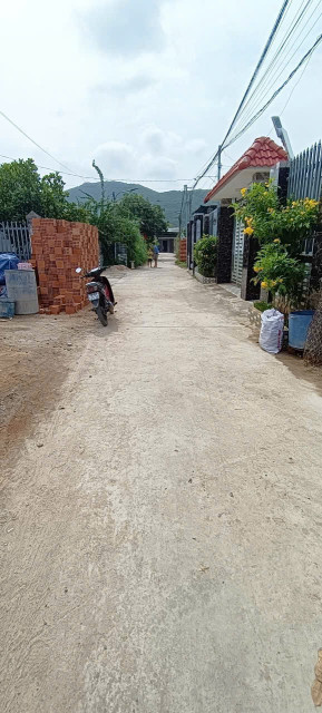 Bán đất 100m² ngang 5m giá 1.3 tỷ Xã Long Hải