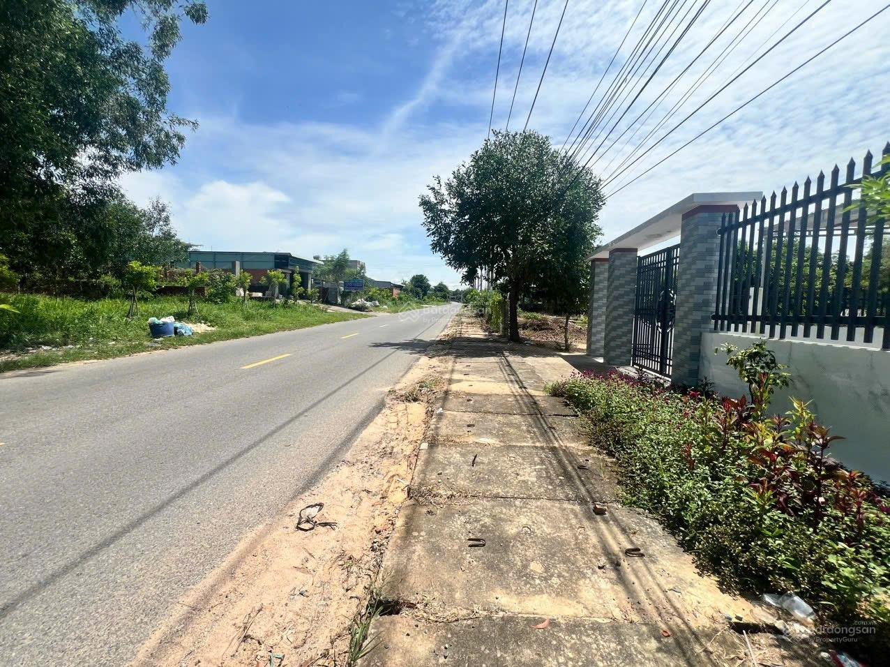 Bán đất 225m² ngang 5m giá 2.5 tỷ Xã Long Hải