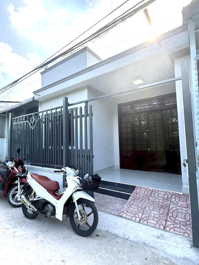 Bán nhà 73m² ngang 5m gần TPVL
giá 890 triệu thuộc Xã Long Hồ