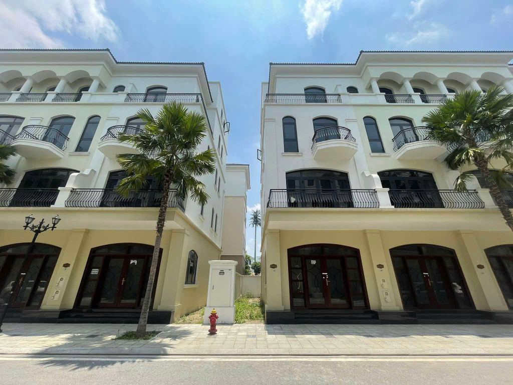 Lền kề xẻ khe 91m2 tại Vinhomes Ocean Park 2 - Sự lựa chọn hoàn hảo cho cuộc sống hiện đại!