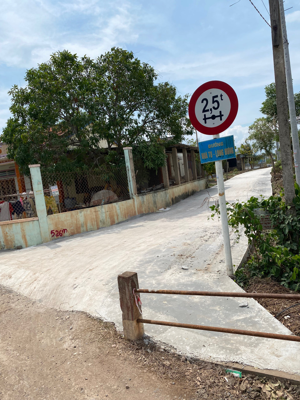 đất lúa mặt tiền đường