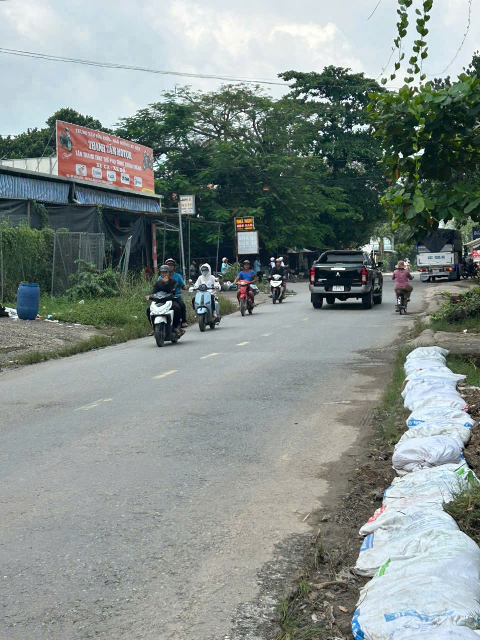 Bán Đất Long Nguyên ,Tphcm 
Diện tích 5x22 108m ,1tỷ3, Còn TL ,Có Hỗ Trợ Bank