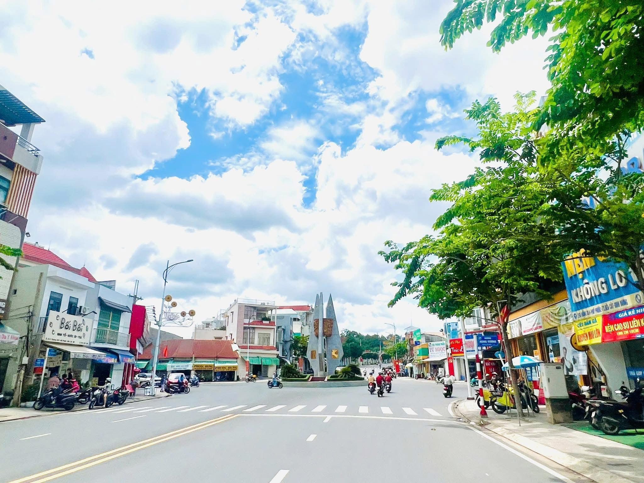 PHƯỜNG LONG NGUYÊN BÁN NHANH LÔ ĐẤT GIÁ CHỈ 780 TRIỆU NGAY TRUNG TÂM DÂN CƯ ĐÔNG , SỔ HỒNG SẴN
