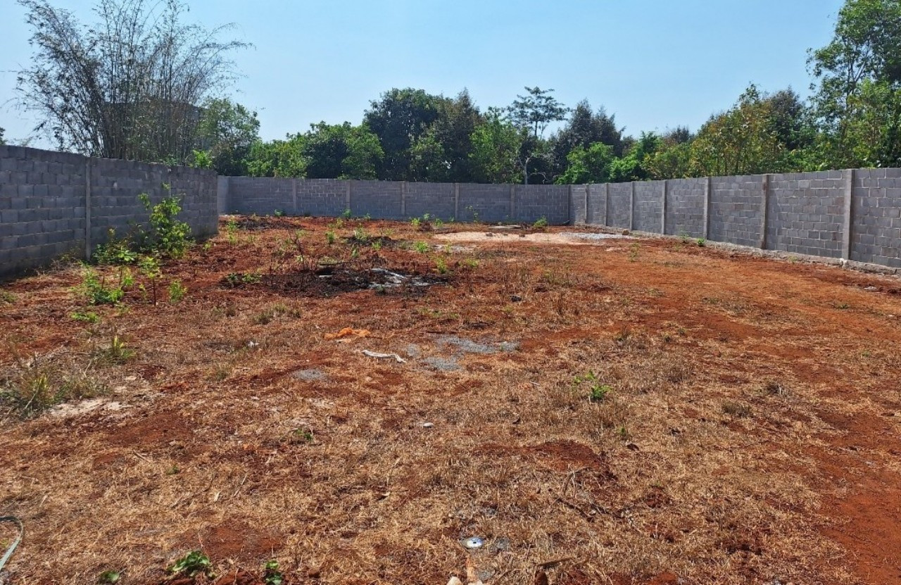 Bán lô đất thổ mt nhựa xây dựng tường rào bao đẹp. Xã long Phước TPBR