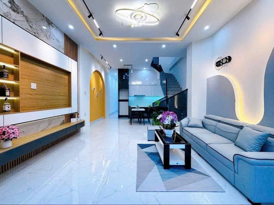 CHÍNH CHỦ BÁN NHÀ MỚI XÂY GẦN KCN CẦU TRẦM, LONG AN, GIÁ 2.6TỶ, 100M2, SHR