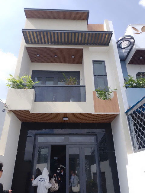 CHÍNH CHỦ BÁN NHÀ MỚI GẦN KCN CẦU TRÀM, CẦN ĐƯỚC, 2 TỶ 6/95M2, SHR CÔNG CHỨNG NGAY