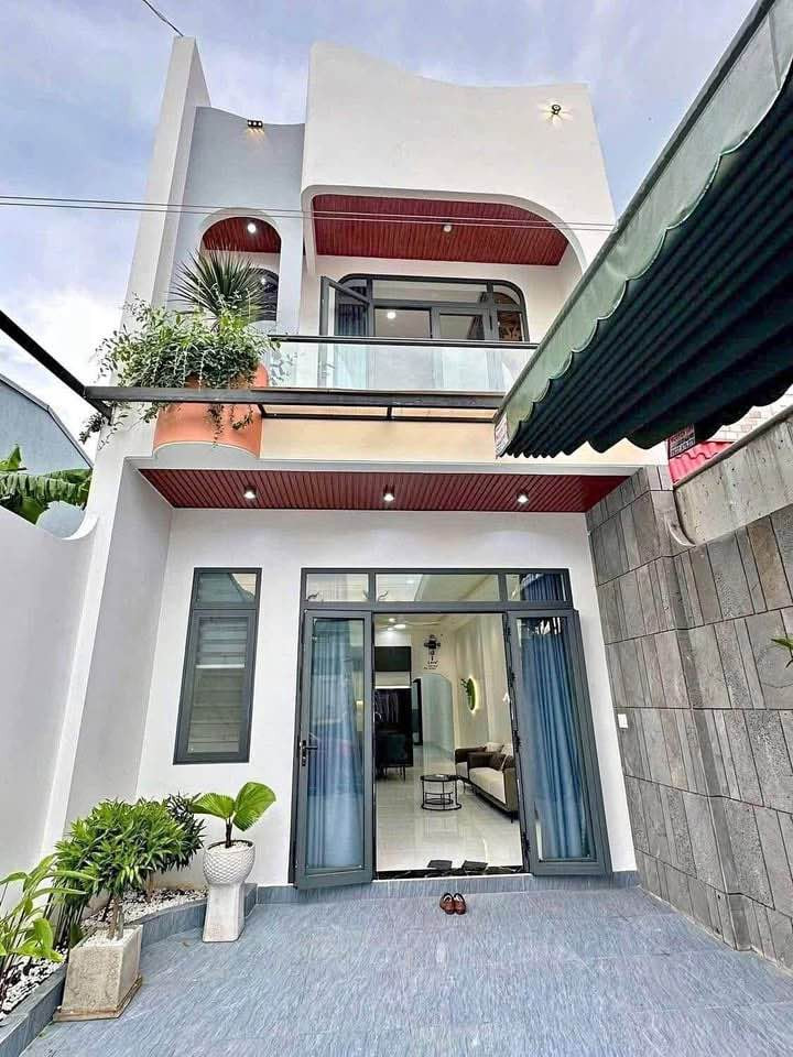 🏡 NHÀ ĐẸP GIÁ RẺ – GẦN BƯU ĐIỆN VĂN HÓA XÃ LONG TRẠCH – CẦN ĐƯỚC - LONG AN - DT 94m² – GIÁ 2.4 TỶ - SHR