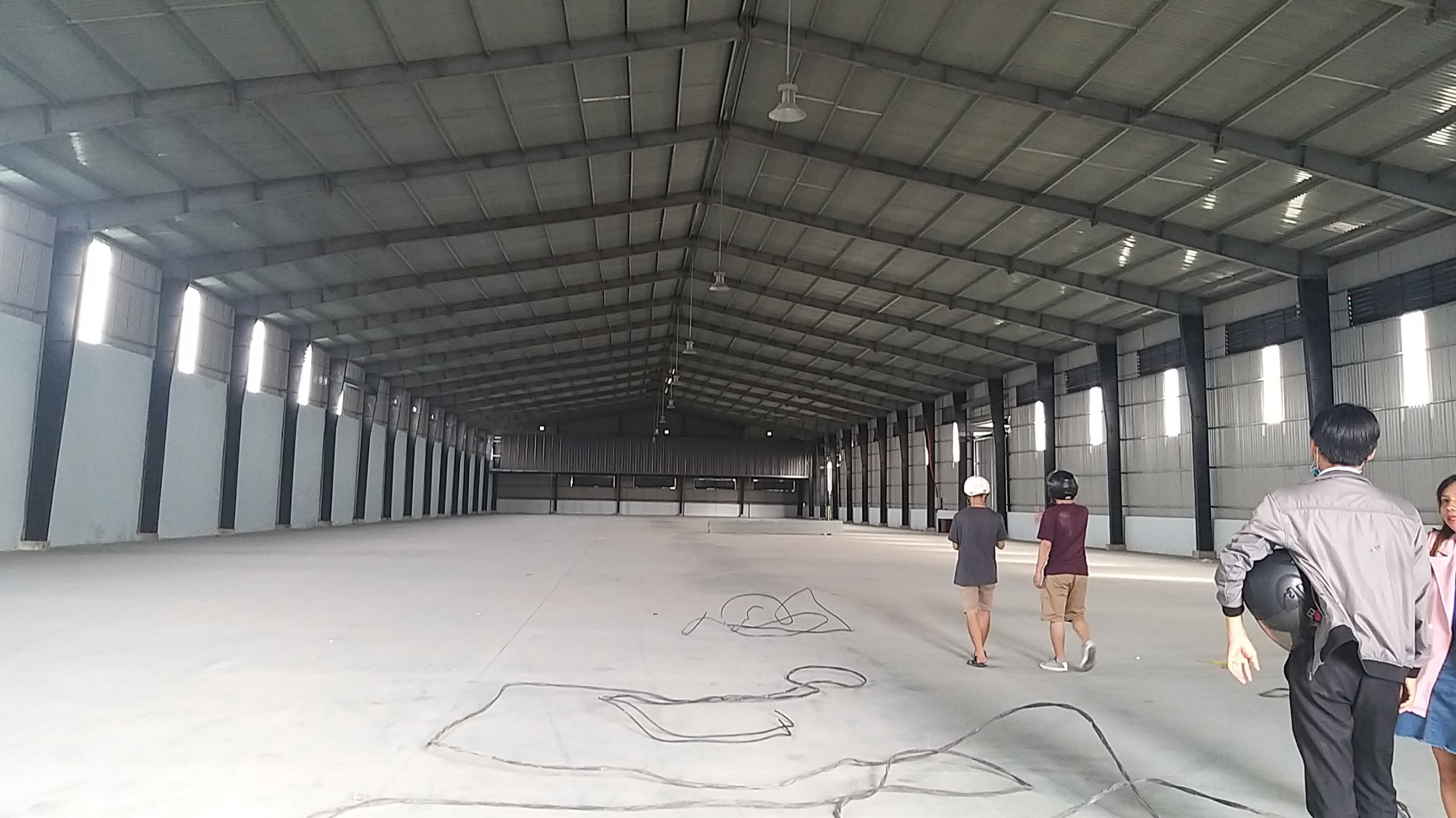 Cho thuê kho xưởng 2.100m2 CCN Bến Lức. Tiếp nhận nghành phân bón