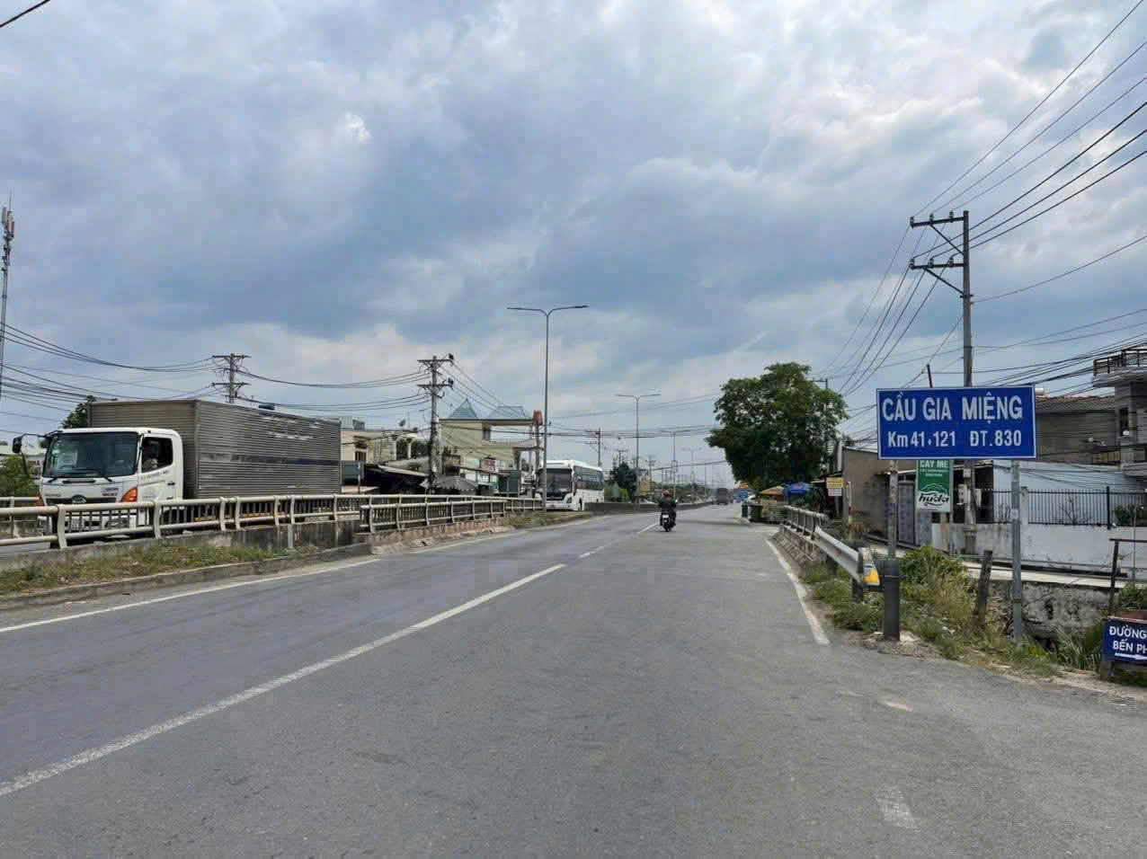 Bán 4.200m2 đất vườn ( có 300m2 thổ) ấp 9 xã Lương Hòa, Bến Lức giá 8,5 tỷ