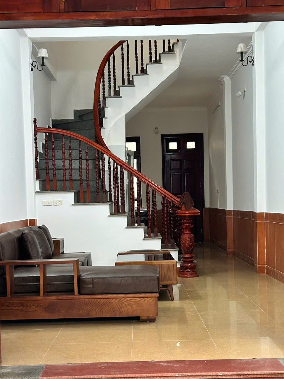 CẦN BÁN NHÀ YÊN THƯỜNG, YÊN VIÊN 60M2  3 TẦNG, HAI MẶT NGÕ, Ô TÔ VF3 ĐỖ CỬA..