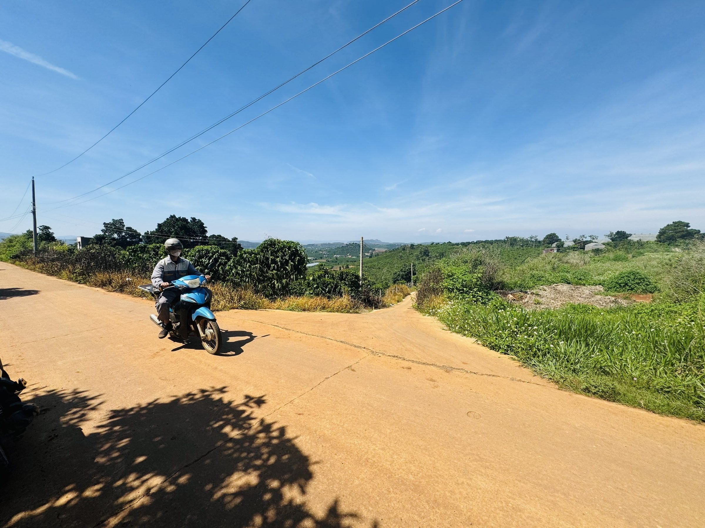 800 Triệu hơn 1139m2 ở xã Mê Linh chỉ 28km tới chợ Đà Lạt. View Đẹp. Sẵn sổ riêng. Ngang mặt tiền đến 17m