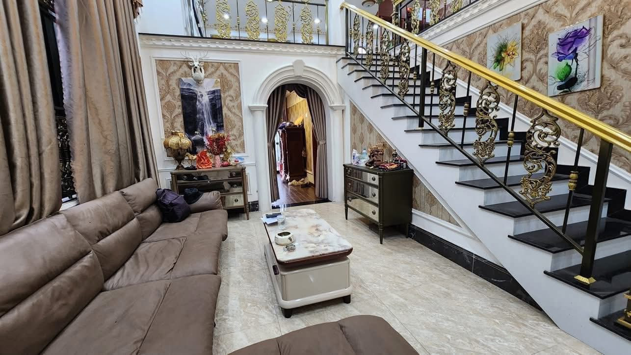 BIỆT THỰ SÂN VƯỜN RỘNG RÃI: Gần 500m2 , Full nội thất  – CHỈ 4 TỶ (TL): 0815422197