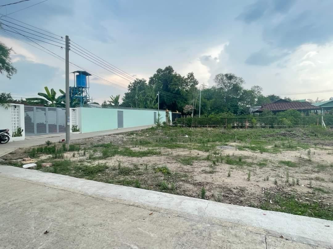 CẦN BÁN 2291M2 ĐẤT GẦN KCN BECAMEX, NGAY THỊ TRẤN TIỆN XÂY TRỌ. GIÁ 230 TRIỆU