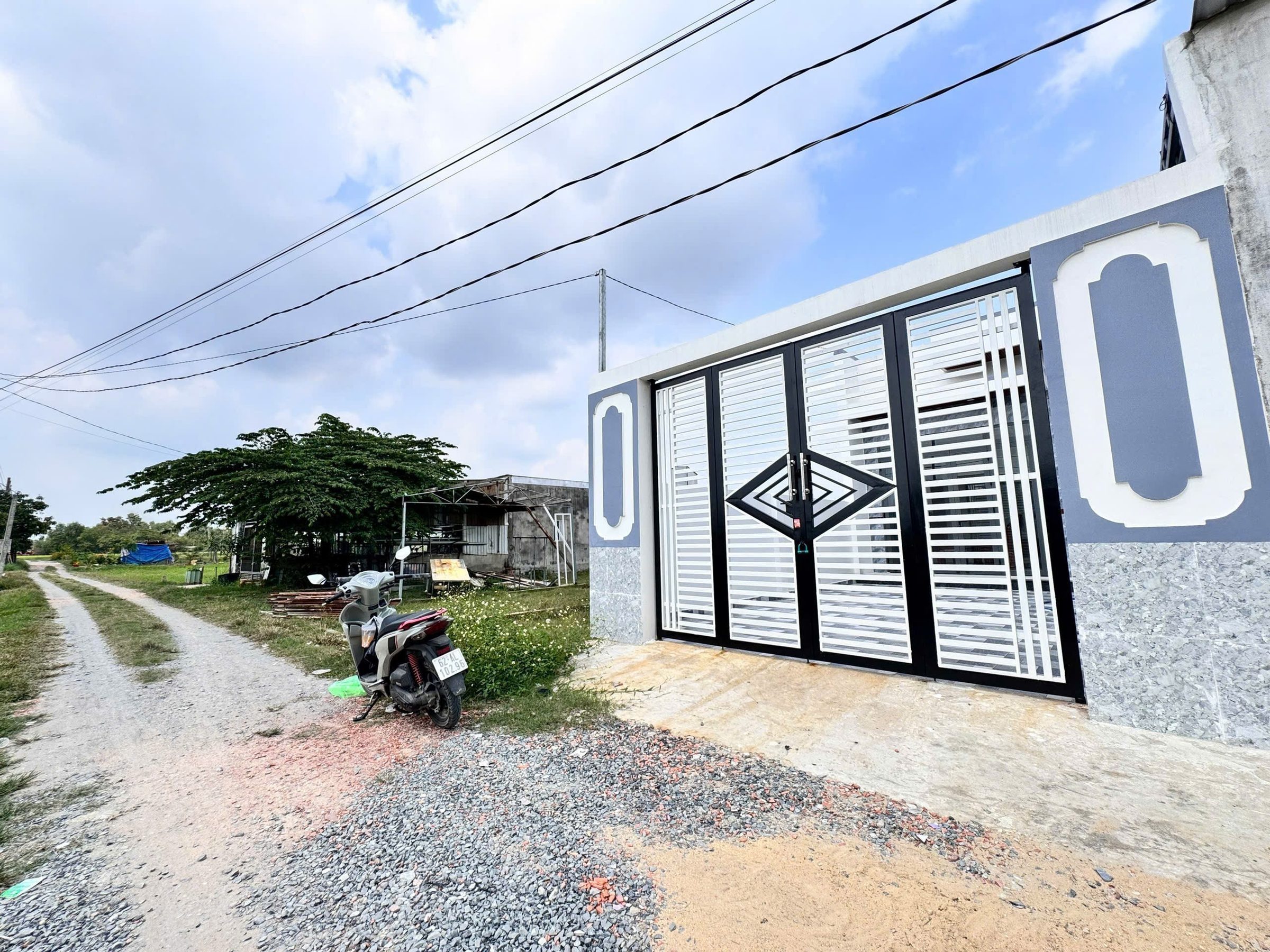 Bán Nhà riêng 130m² thổ cư 130m² giá 1.75 tỷ tại Xã Mỹ Hạnh Tây Ninh