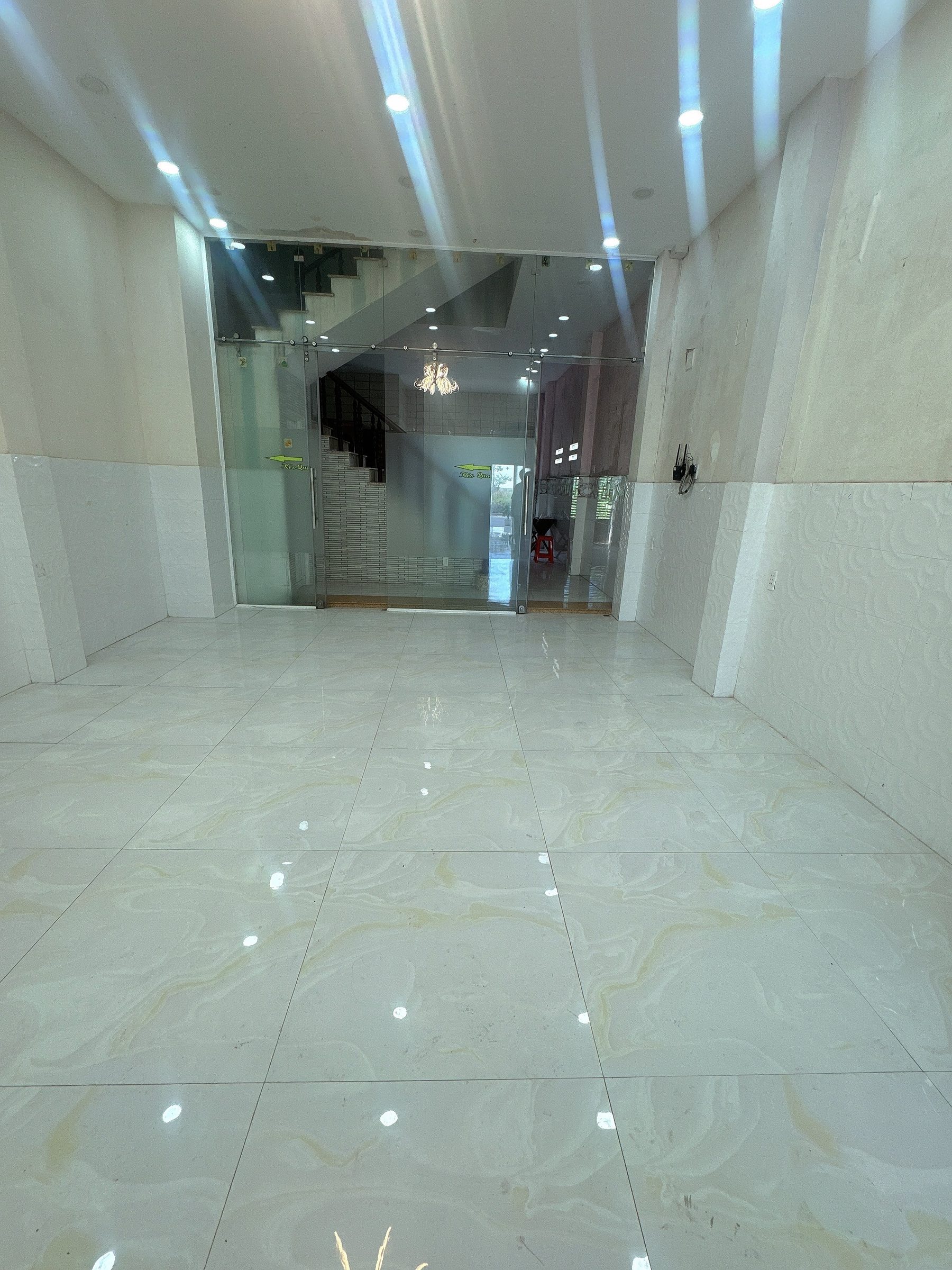 Cho thuê nhà 1 trệt 2 lầu ngay trung tâm TP Bến Tre giá 12 triệu