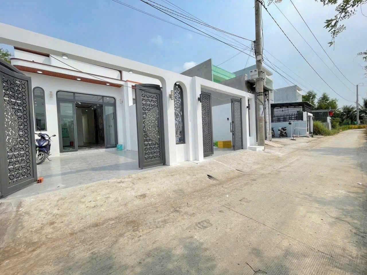 Nhà mới 103m² thổ cư, vào ở ngay, gần đường 835, Giá 1.78 tỷ - xã Mỹ Yên, Tây Ninh