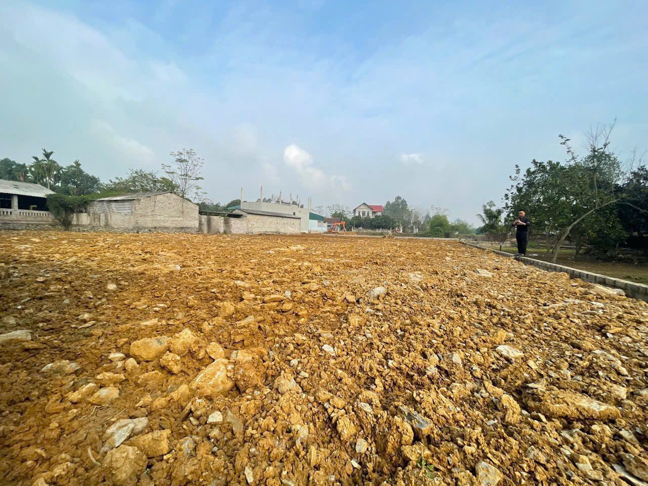 BÁN 1.700m²/300m THỔ CƯ HẠNH CÔN XUÂN MAI HÀ NỘI CHỈ 4,x triệu.
