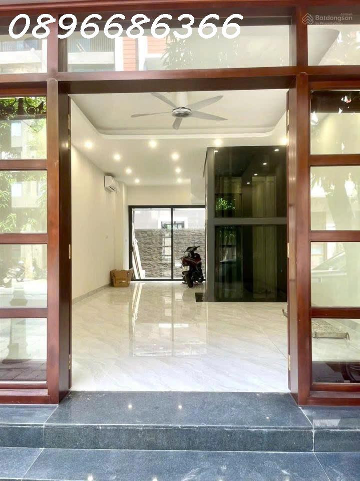 Vinhomes Ocean Park 3, chính chủ cần cho thuê tầng 1 và 2 tại VTĐ 2, đã có nội thất cơ bản