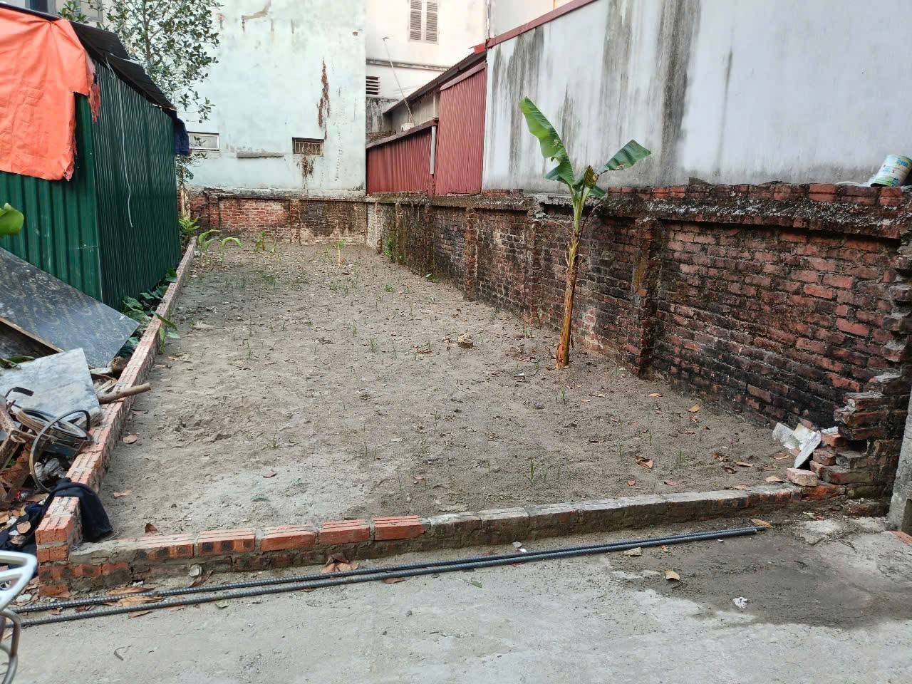 Chủ cần bán kín, 67m2, mt4m,chỉ 5 tỷ. Nguyên Khê, Đông Anh. Ô tô.