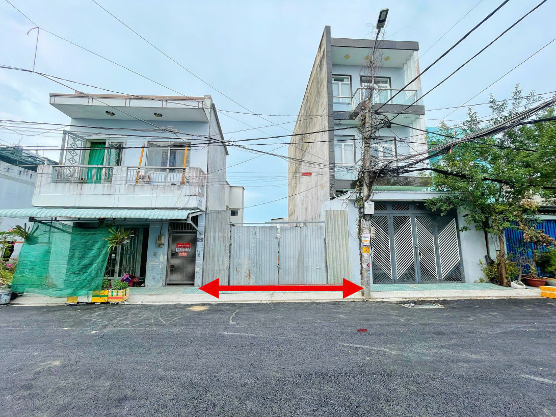 Bán đất 90m², Mt hẻm 9m, gần Lê Văn Lương, giá chỉ 4,1 tỷ
