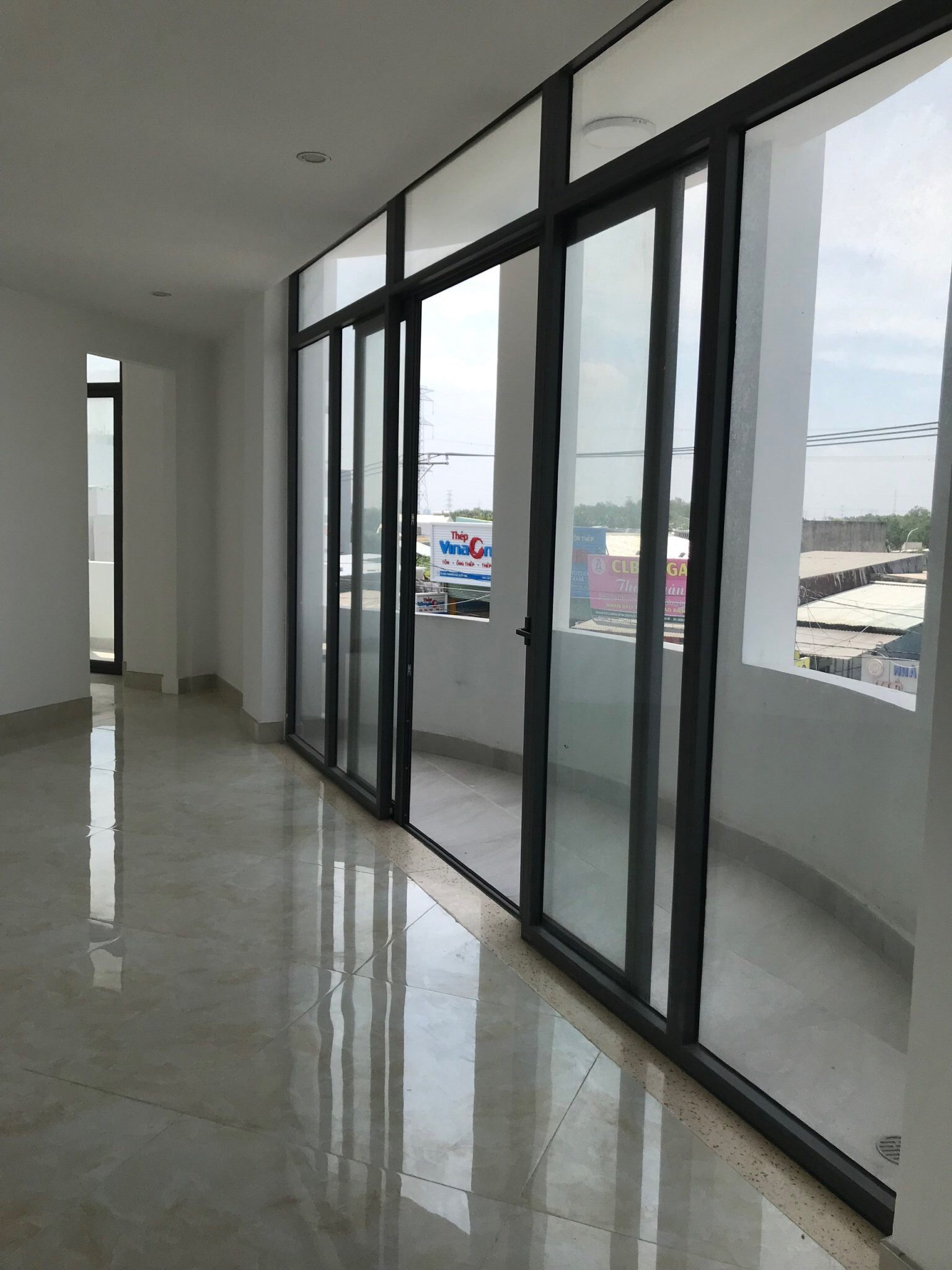 Bán toà nhà căn hộ dịch vụ góc hai mặt tiền Lê văn lương.
