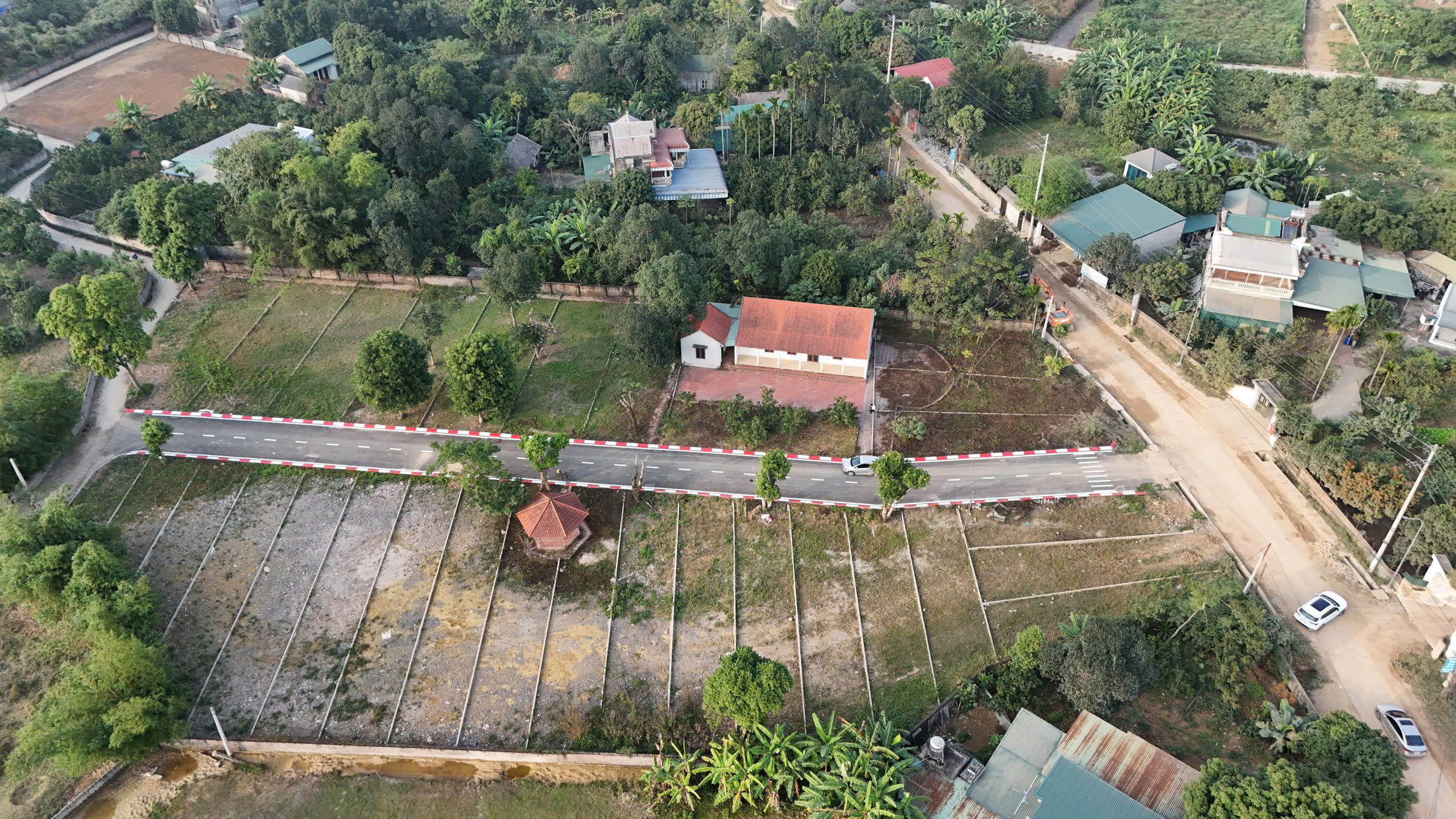 495.5m - mặt tiền rộng- mặt đường apphan - chỉ hơn 9tr/m