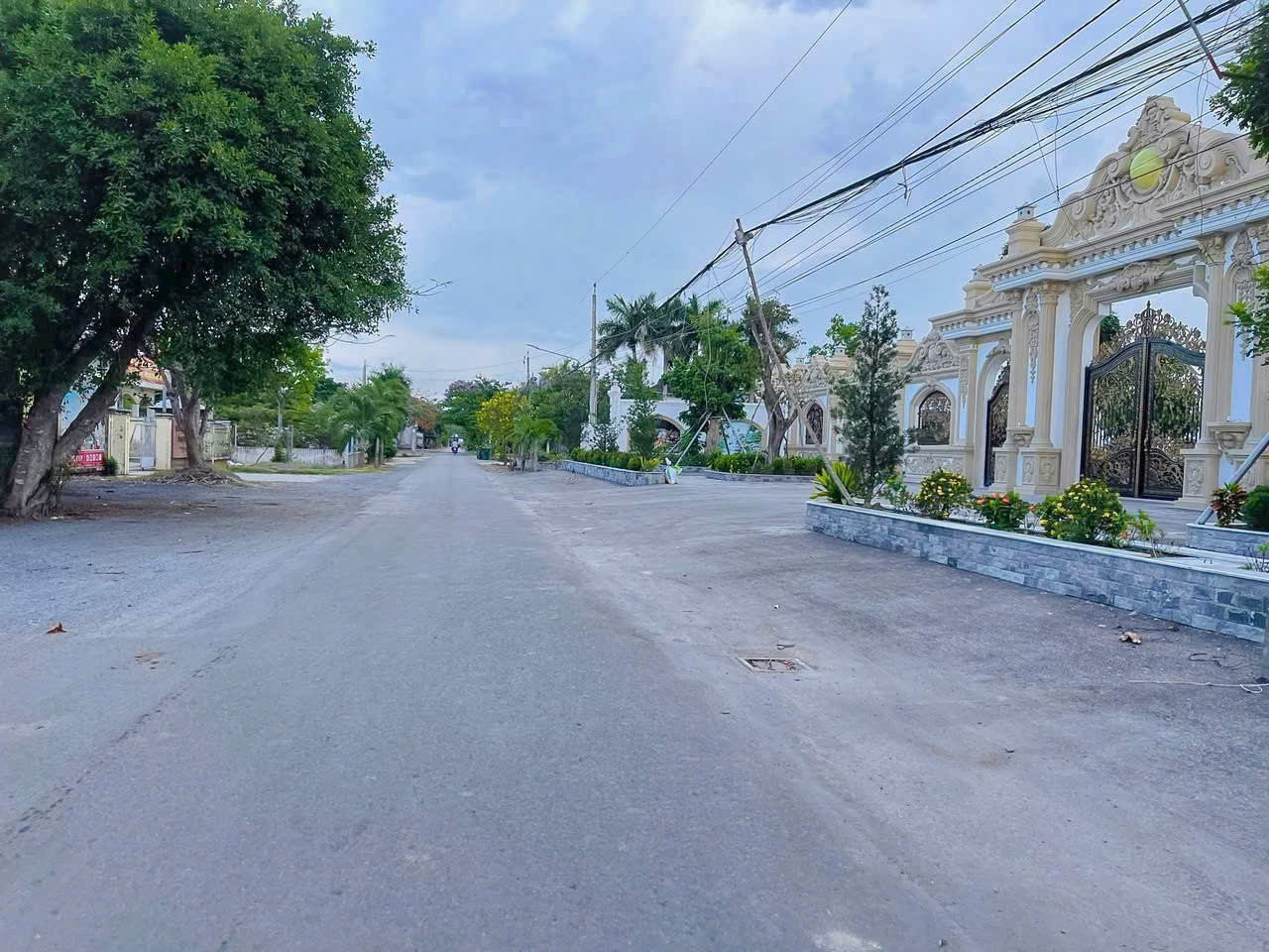 3400m2 đất vườn có sẵn 1800m2 thổ xã Nhựt Chánh, Bến Lức, Long An giá 4,85 tỷ