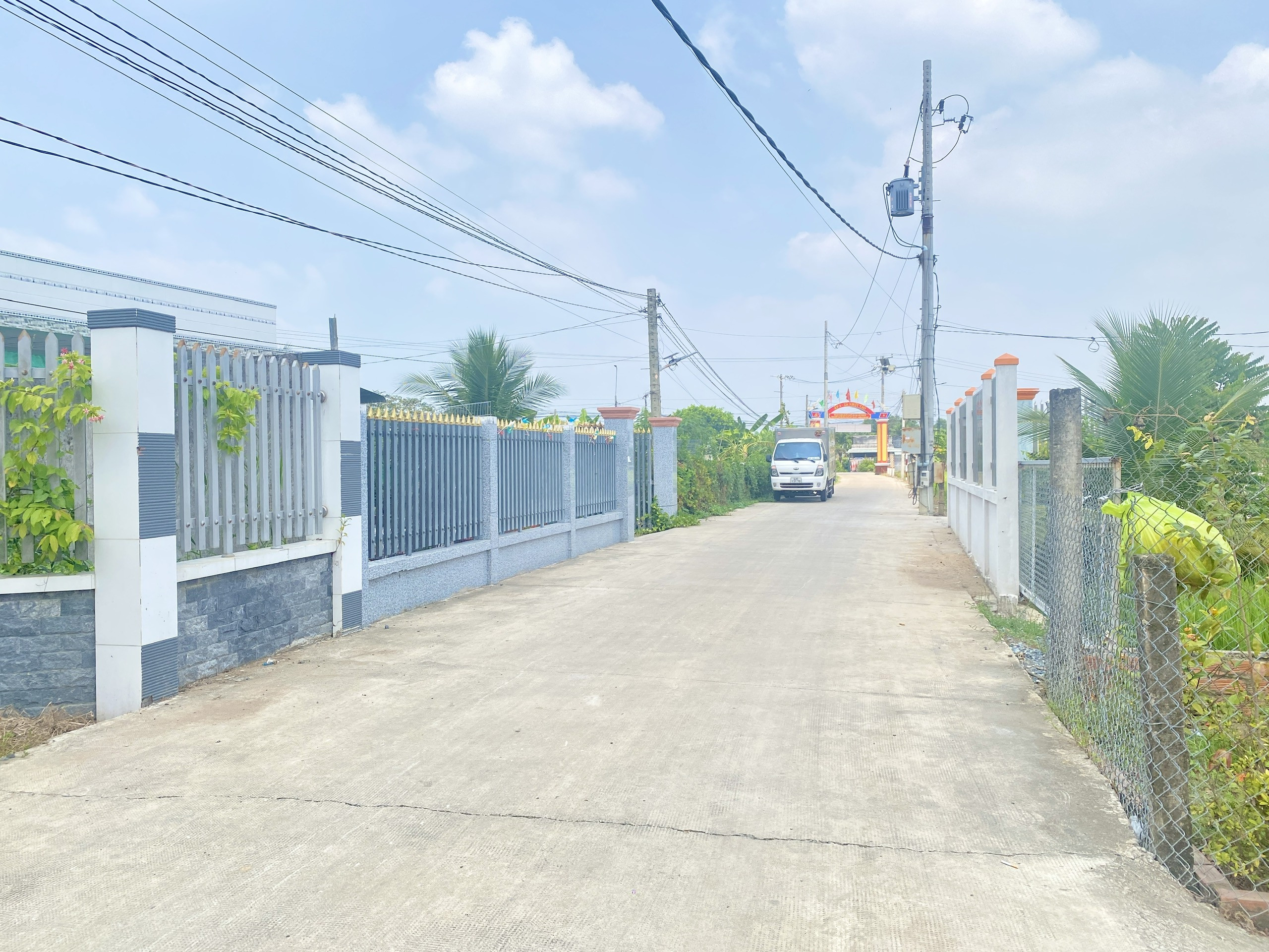 Bán 1000m² Lúa (151m² thổ) ngang 26,7m Giá 2.5 tỷ, gần đường Tỉnh 833B - 832, xã Nhựt Tảo, Tây Ninh