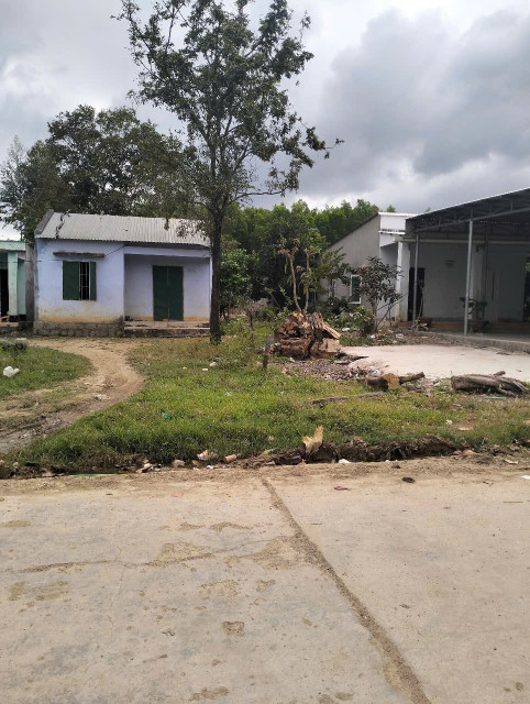 Bán đất thổ cư 2051m2 có sẵn 681m2 thổ cư. LH 0938156791 Hiếu