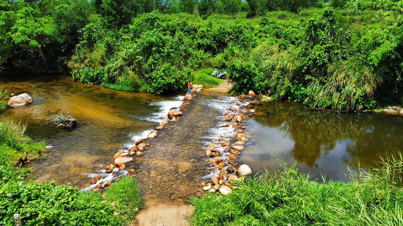 56000 m2 Đất sinh thái suối Mơ siêu đẹp đầu nguồn bám suối 400m