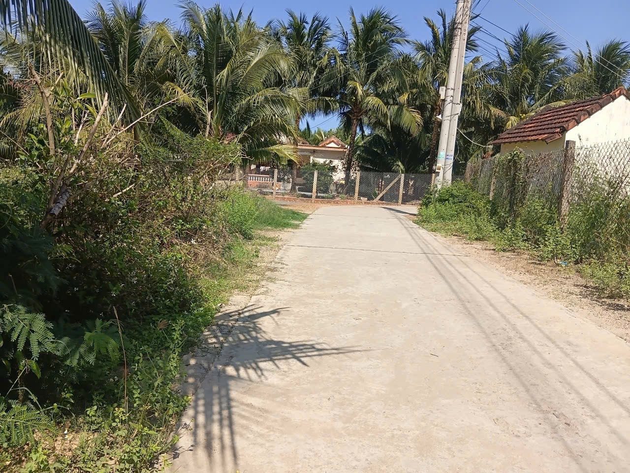 🔥 CƠ HỘI ĐẦU TƯ – ĐẤT NINH TRUNG GIÁ TỐT 🔥
📍 Vị trí: Ninh Trung – khu dân cư hiện hữu
📐 Diện tích: 192m² (120m² thổ cư)
🚗 2 mặt tiền bê tông – ô tô chạy vi vu, đường thông
👉 Chưa qua cao tốc – tiềm năng tăng giá
👉 Cách trục chính chỉ 200m
👉 Có thể c