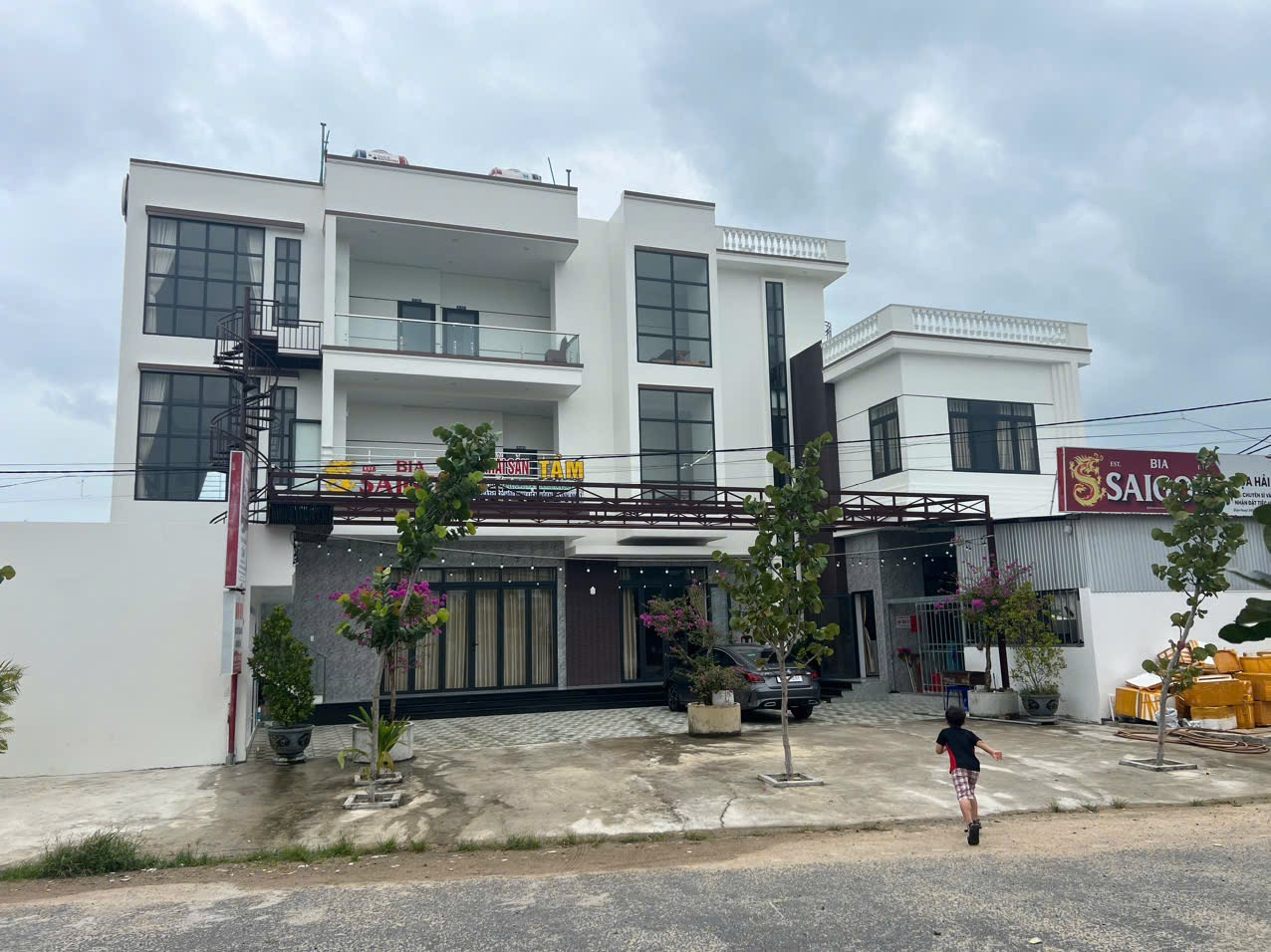 NHÀ HÀNG - KHÁCH SẠN 532.6m² ngang 25m giá 15 tỷ Xã Ô Loan (  Khu du lich CÙ LAO MÁI NHÀ)