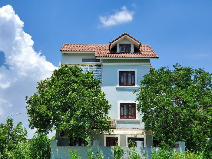 BÁN BIỆT THỰ LÀNG VIỆT KIỀU - 4 TẦNG, 200M2 10x20M - ĐƯỜNG 8M - NỘI THẤT CAO CẤP - NHỈNH 12.5 TỶ (TL)