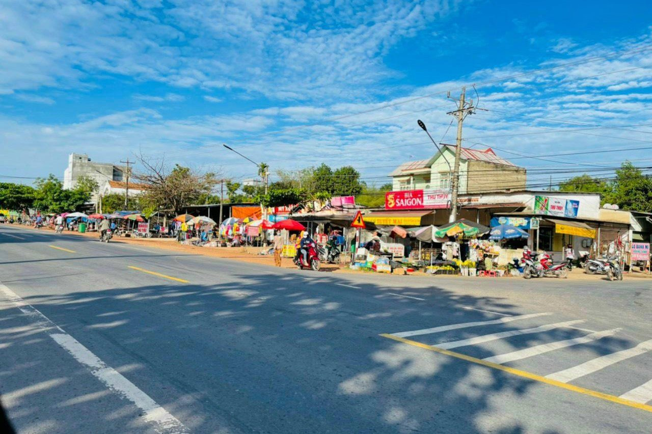 BÁN GẤP ĐẤT 2.250m² — SHR — NGAY KCN CHƠN THÀNH — ĐƯỜNG XE TẢI 24M — CHỈ 890TR/SỔ