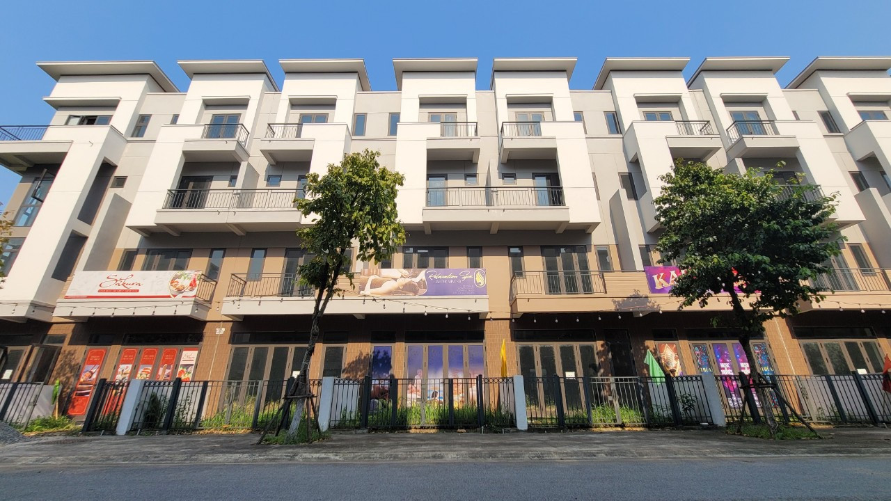 Bán shophouse chân chung cư kinh doanh sầm uất