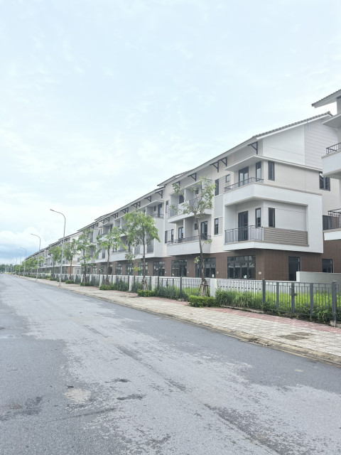 Bán gấp shophouse 100m2 giá tốt