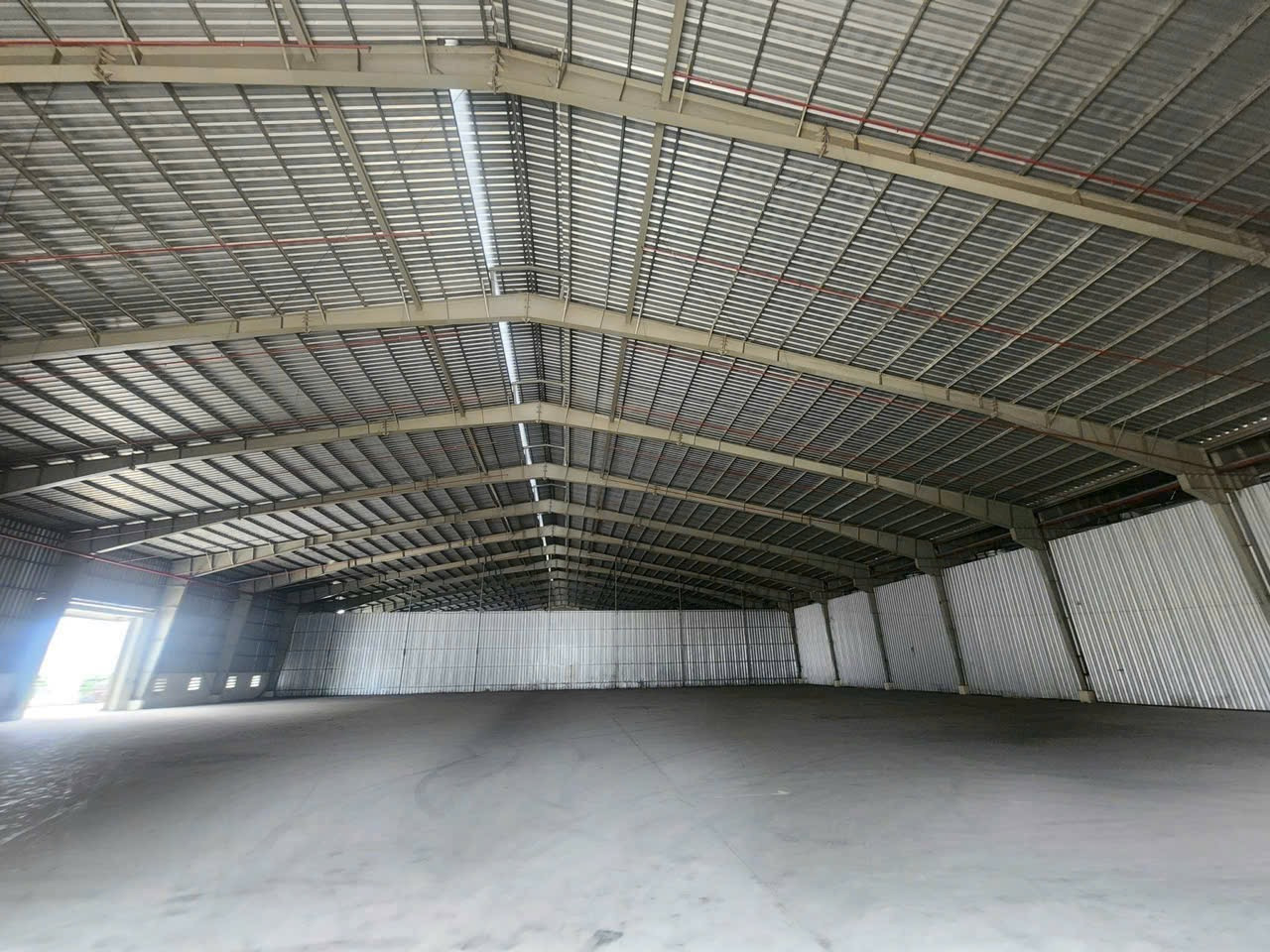 Cho Thuê 2.300m2 Kho Xưởng Trong KCN - Tân Uyên Bình Dương Giá 3.8usd