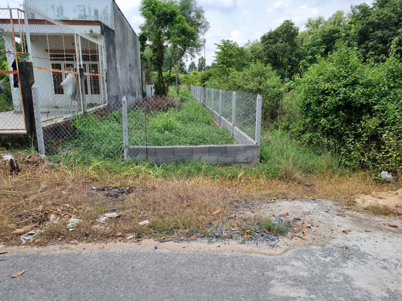 (S682) Đất mặt tiền Lý Thị Chừng, xã Phú Hòa Đông, dt 241m2, thổ 212m2, đất ở hiện hữu, giá 2 tỷ 400 TL
