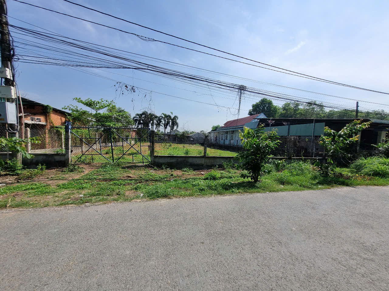 (B194) Đất 1/ Tỉnh Lộ 15, xã Phú Hòa Đông, dt 895m2, thổ 786m2, giá 9 tỷ