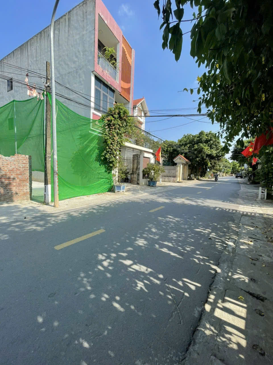 B   Cần tiền thanh khoản gấp mảnh đất đẹp, kinh doanh tốt, giá đầu tư cực hời