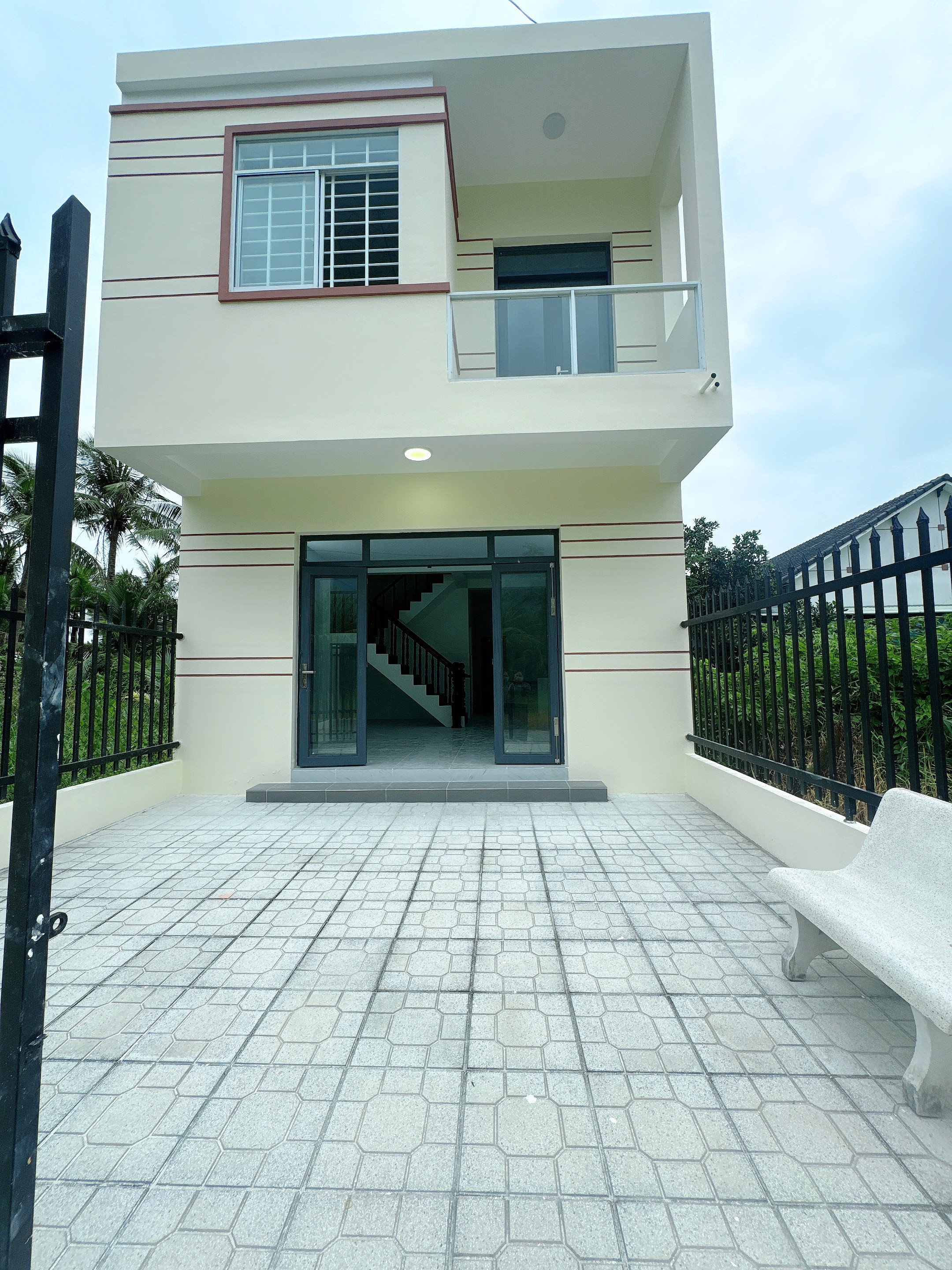 Bán nhà 1 trệt 1 lầu Tp Bến Tre,hoàn công sẵn.GIÁ 1,5 TỶ