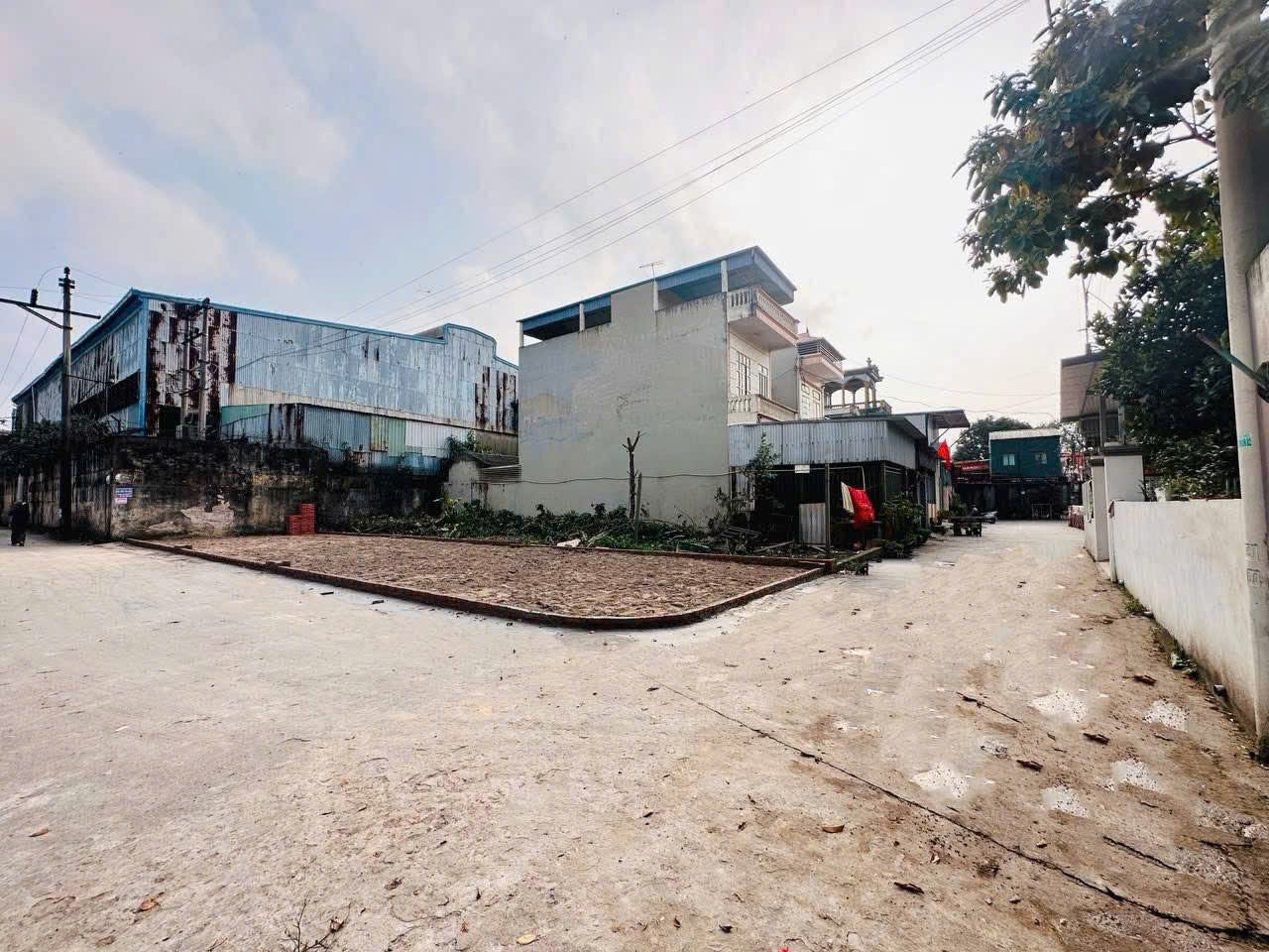 Bán 60m2 đất lô góc đường 2 ô tô tránh tại thôn Nguyên Khê