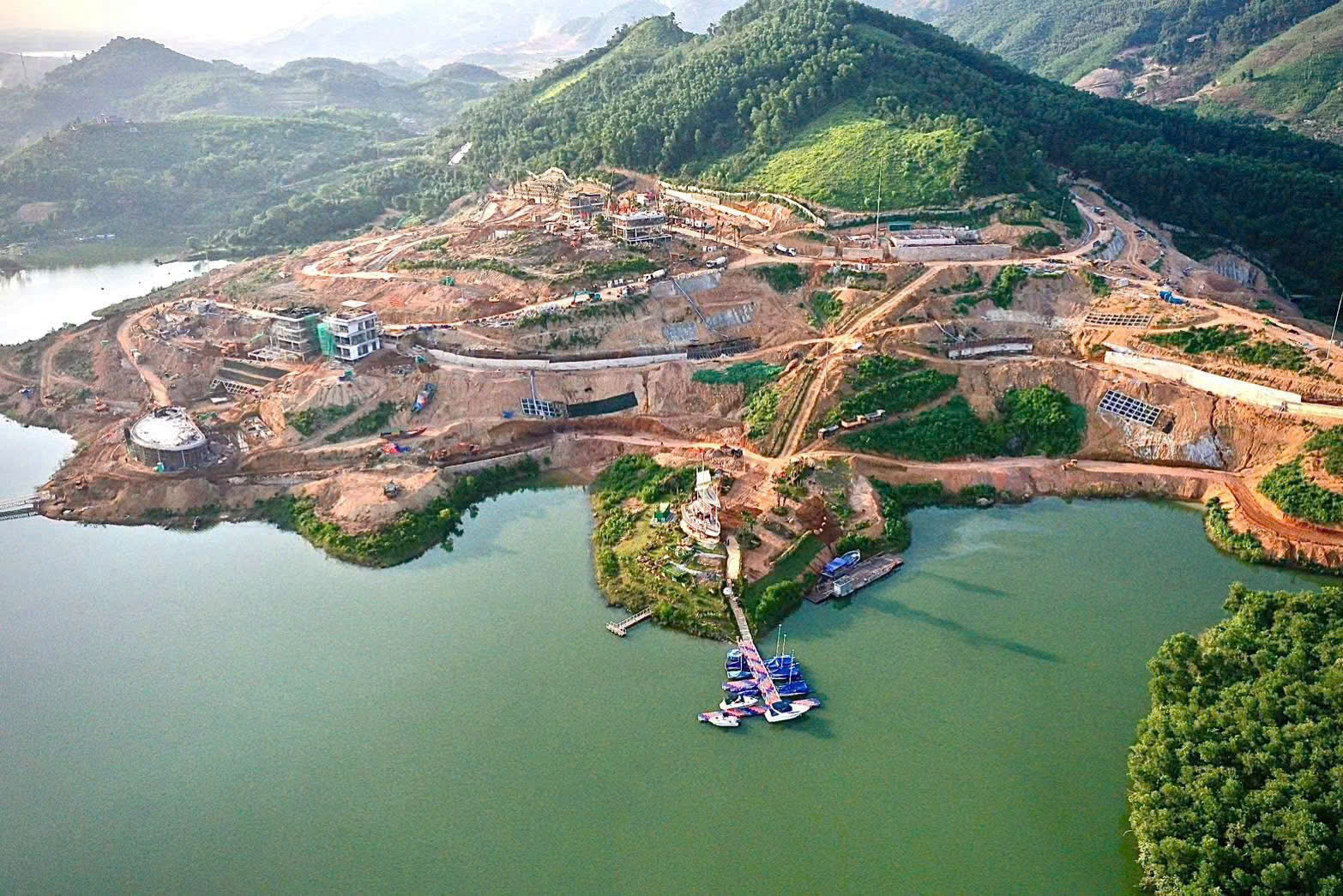 FLAMINGO MAISON 108 – TUYỆT TÁC NGHỈ DƯỠNG GIỮA THIÊN NHIÊN HỒ NÚI CỐC