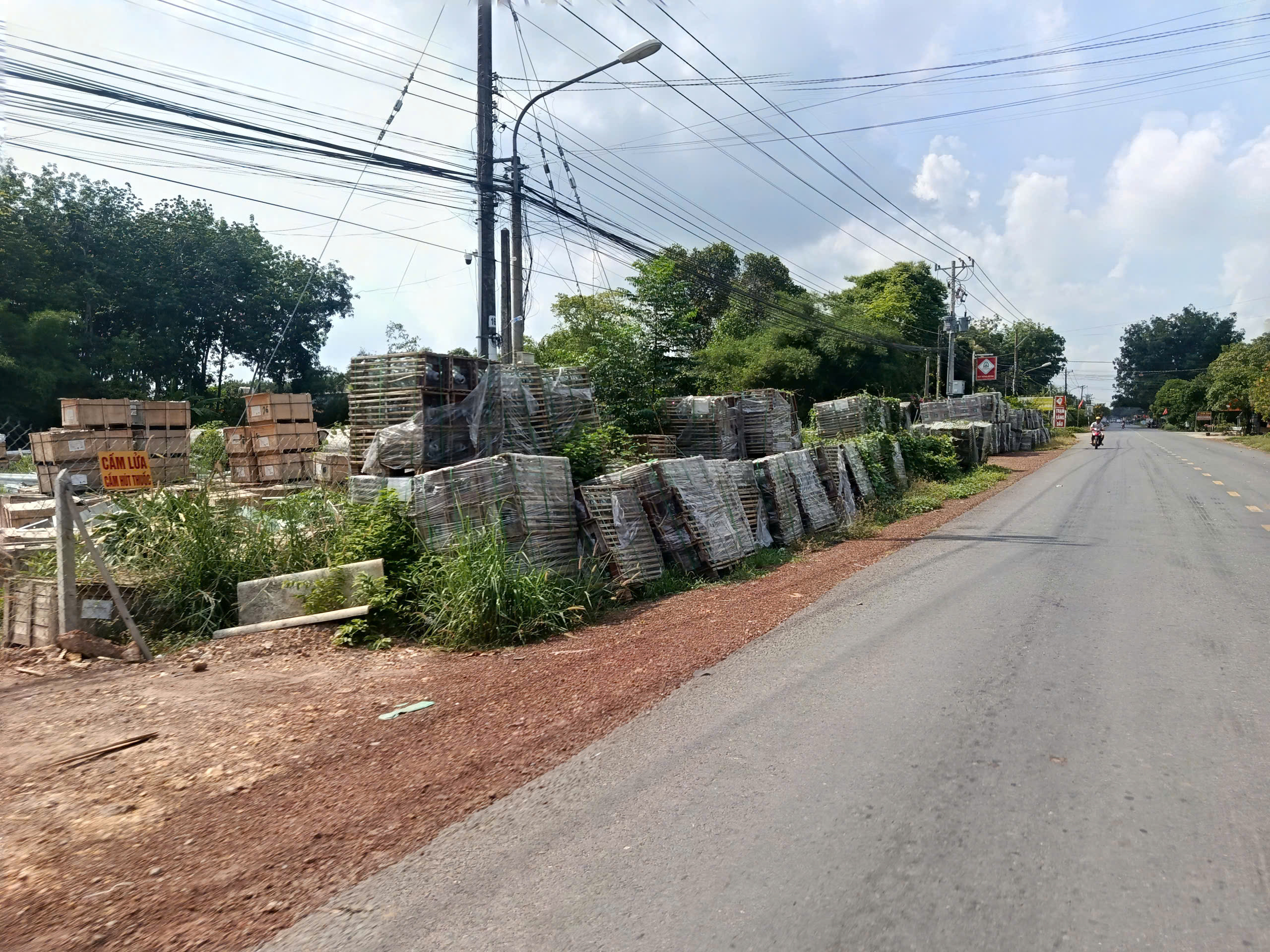 Bán đất 315m² có sẵn 100m² thổ cư ngang 7m giá 750 triệu tại Xã Phước Thành