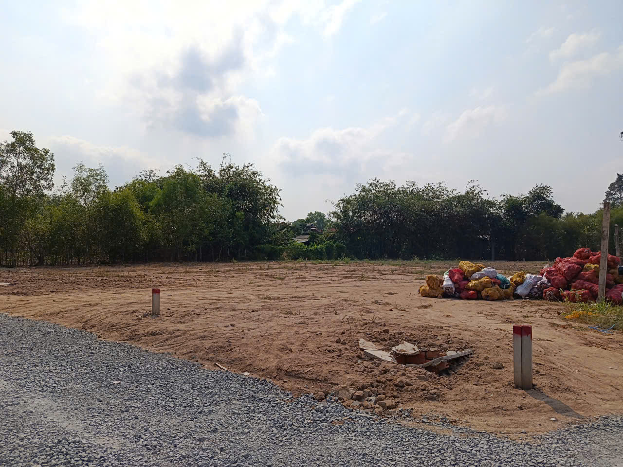 1 sẹc Tỉnh Lộ 8 – ngay sau lưng Trường Phước Vĩnh An
📐 Diện tích: 5x35 (vuông đẹp) giá