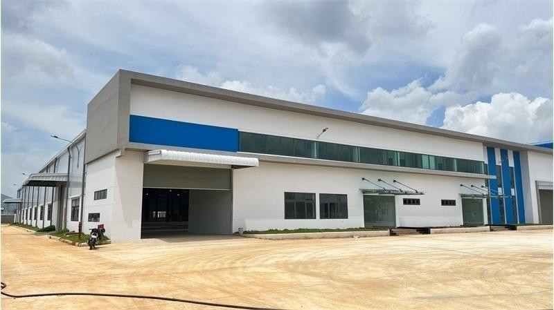 nhà xưởng hiện đại, kết cấu kiên cố, xưởng bàn giao mới, thu hút nhiều doanh nghiệp nước ngoài