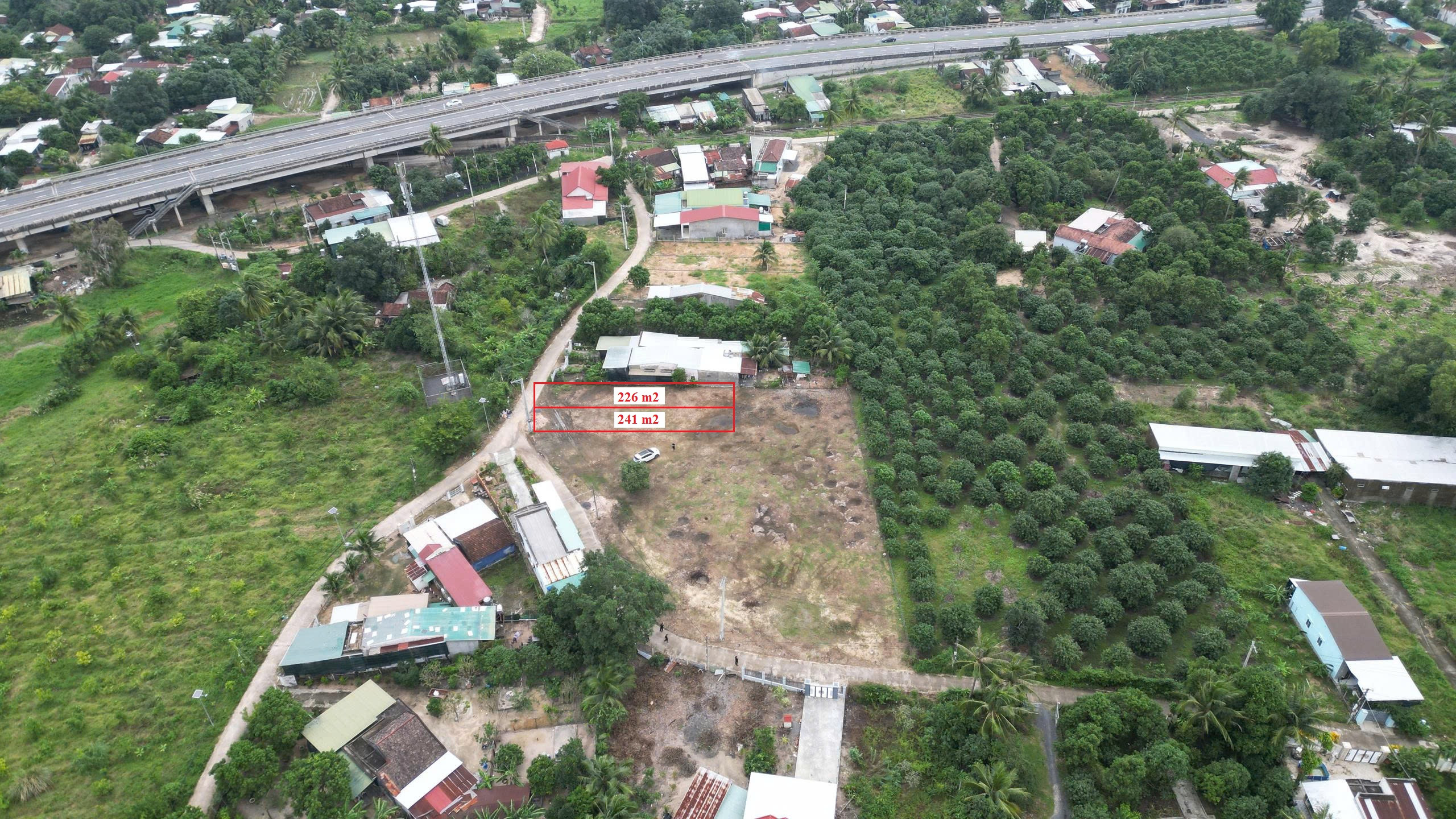 Bán 2 lô Suối Tân ngay khu dân cư gần KCN Suối Dầu, UBND và CA xã, chủ có hỗ trợ vay 3 bên