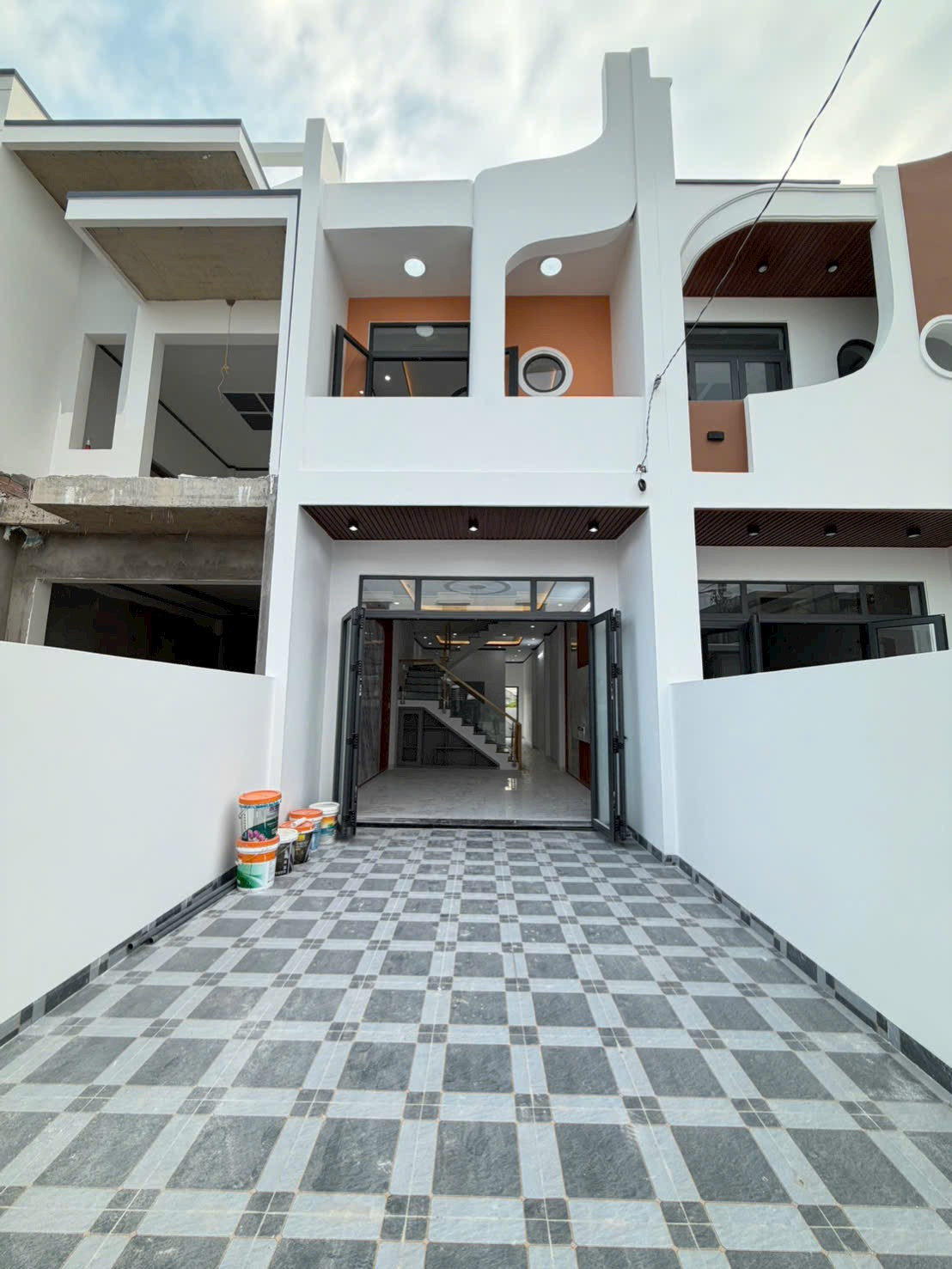 Kẹt tiền hạ giá 100tr bán nhanh căn nhà mới xây, Cách Đường Huỳnh Văn Nghệ 50m, nhà sổ riêng thổ cư, xây dựng kiên cố