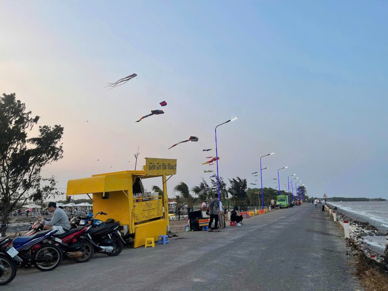 B.á.n 1000m2 đất mặt tiền đê biển Rạch Bùn – gần cây phượng, Gò Công Đông, Tiền Giang.