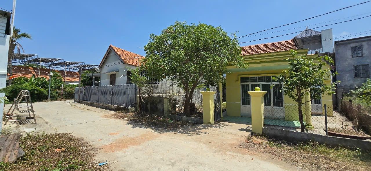 0938113403 Bán nhà 180m² full thổ cư giá 1.55 tỷ tại Xã Tân Định Z532